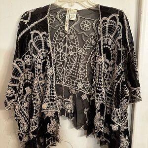 Forgotten Grace Black and Cream Lace Shawl
